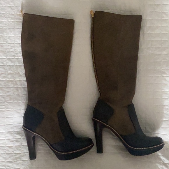 Knee high tan suede and leather BCBG boots - Picture 2 of 13